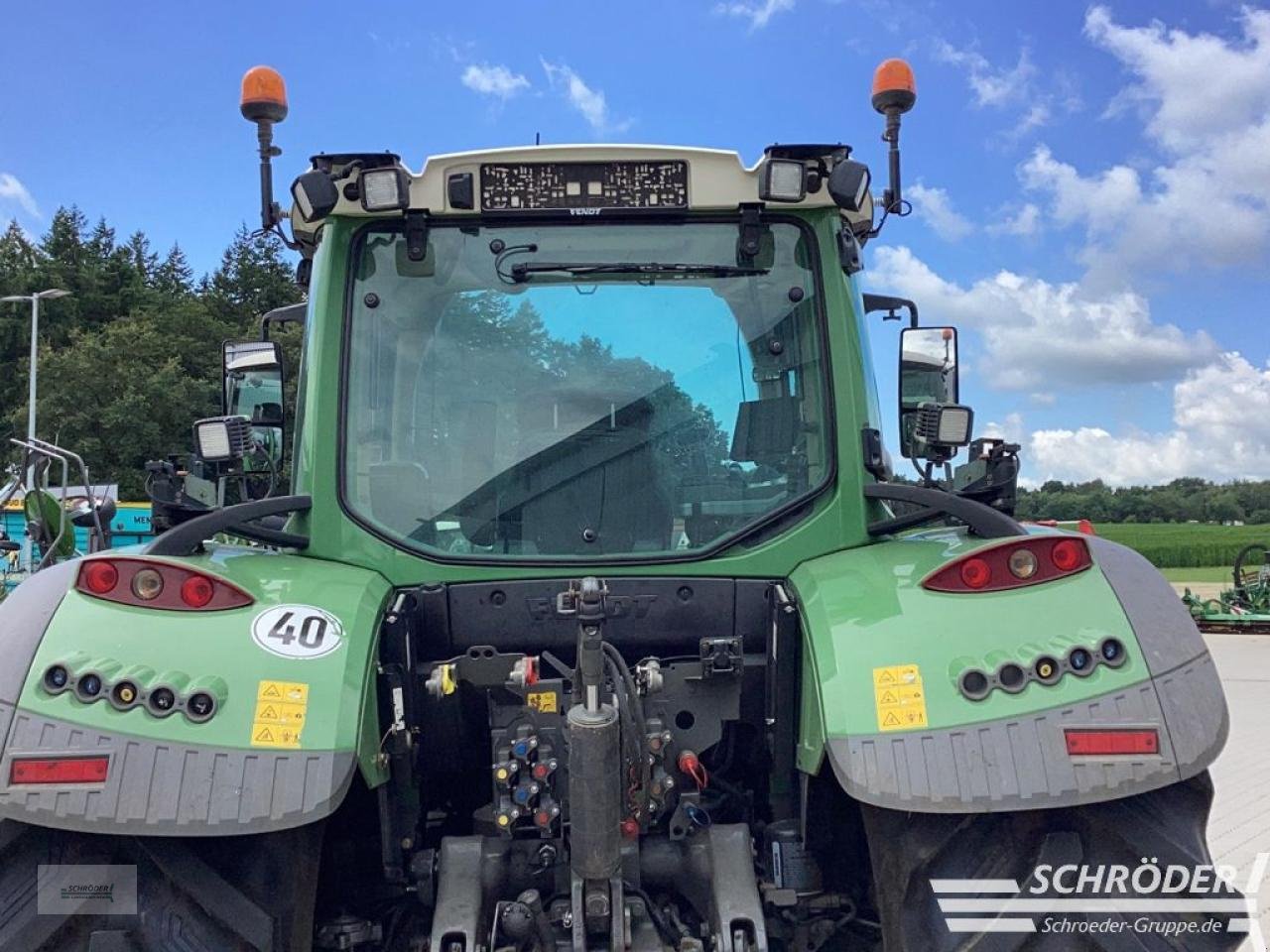 Traktor des Typs Fendt 724 VARIO S4 PROFI PLUS, Gebrauchtmaschine in Hemmoor (Bild 9)