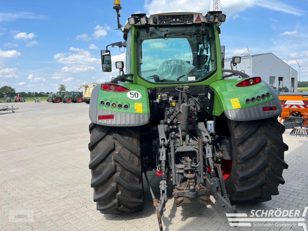 Traktor typu Fendt 724 VARIO S4 PROFI PLUS, Gebrauchtmaschine v Scharrel (Obrázek 4)