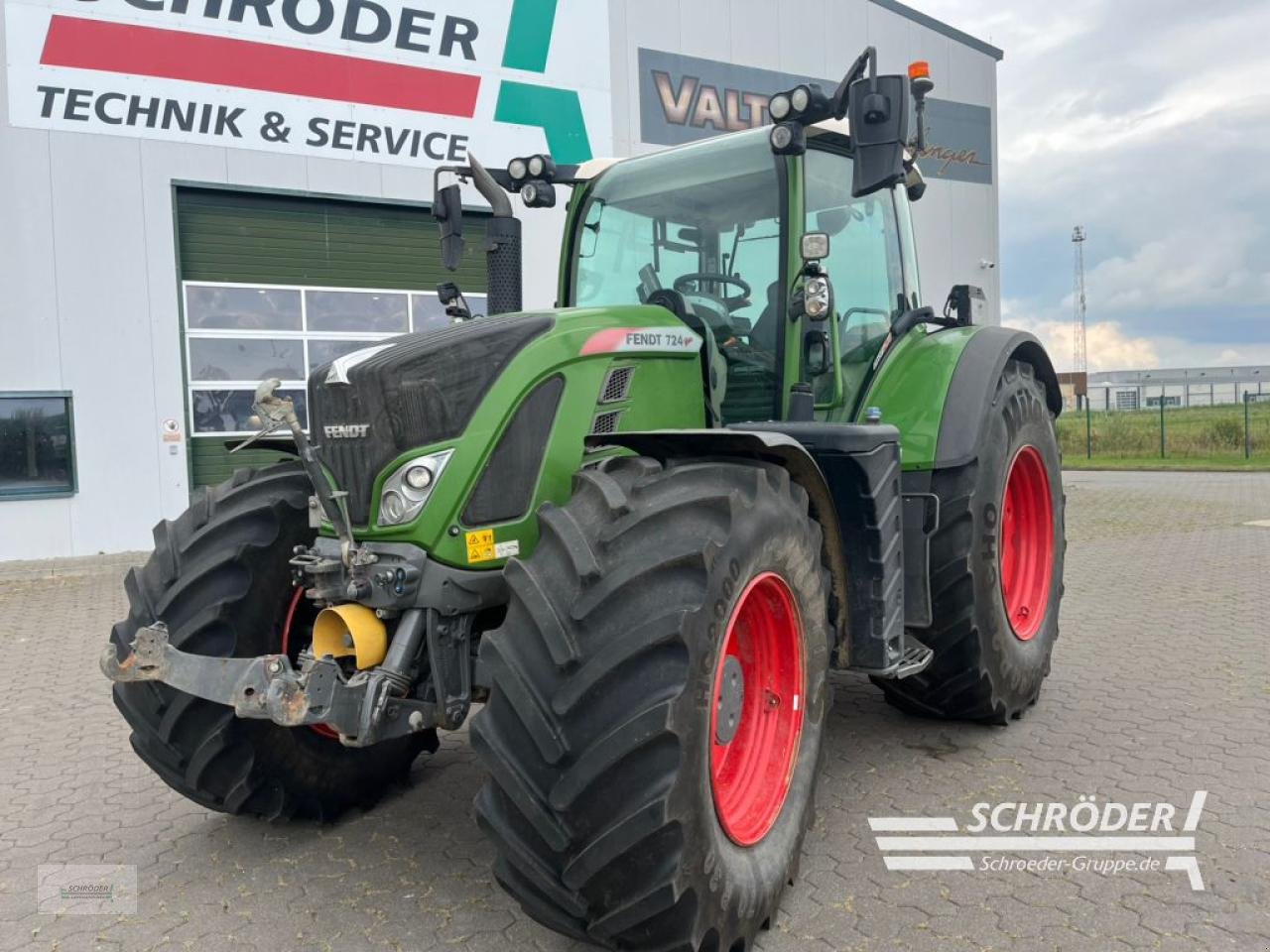 Traktor του τύπου Fendt 724 VARIO S4 PROFI PLUS, Gebrauchtmaschine σε Wildeshausen (Φωτογραφία 2)