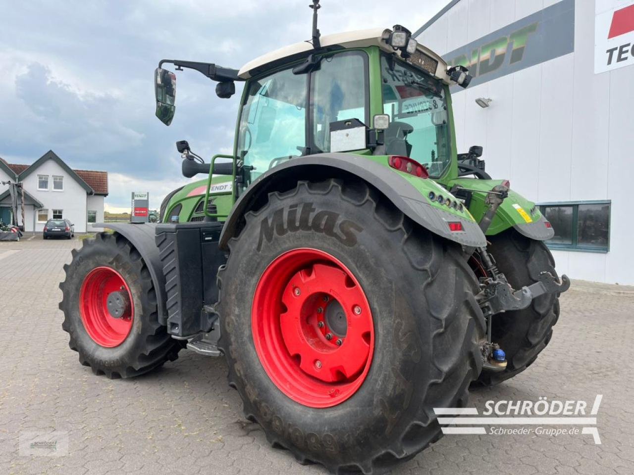 Traktor του τύπου Fendt 724 VARIO S4 PROFI PLUS, Gebrauchtmaschine σε Wildeshausen (Φωτογραφία 5)