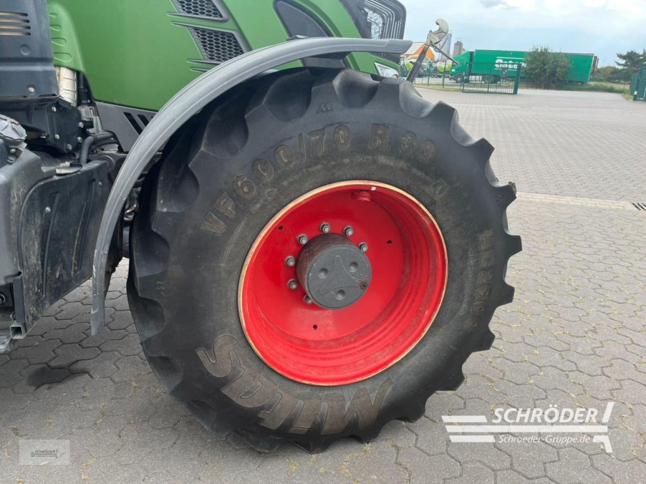 Traktor typu Fendt 724 VARIO S4 PROFI PLUS, Gebrauchtmaschine w Wildeshausen (Zdjęcie 11)