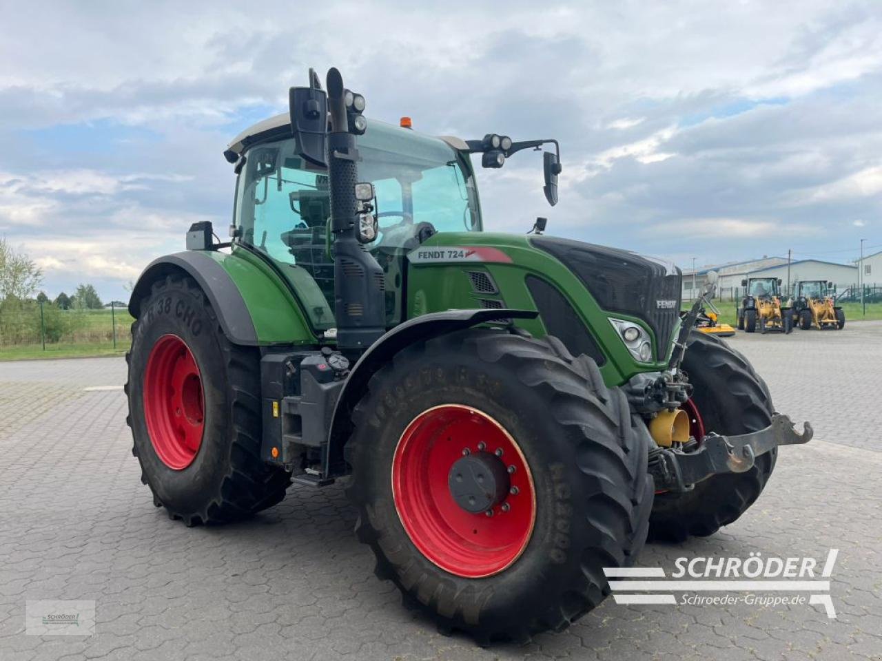 Traktor of the type Fendt 724 VARIO S4 PROFI PLUS, Gebrauchtmaschine in Wildeshausen (Picture 13)