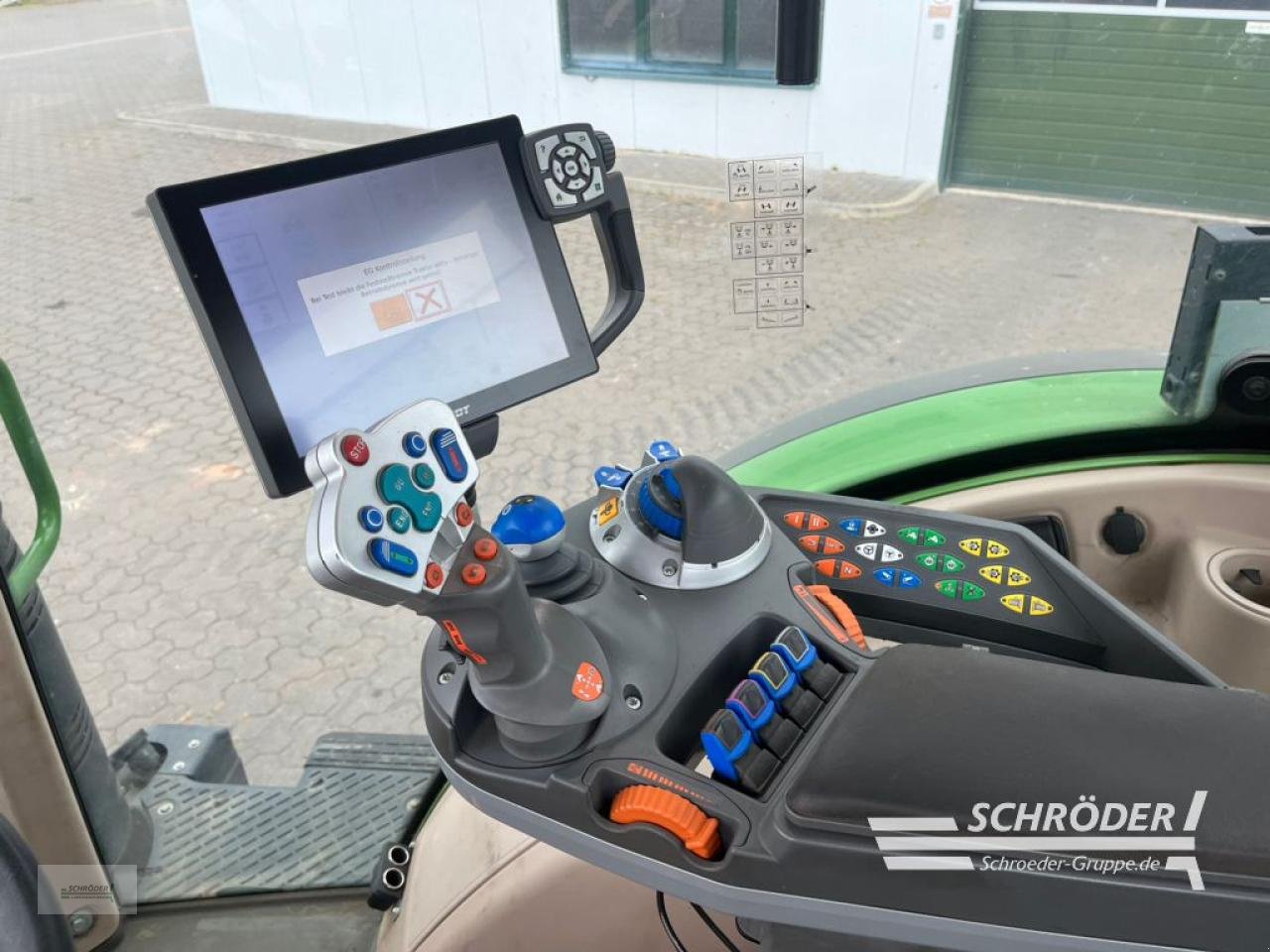 Traktor typu Fendt 724 VARIO S4 PROFI PLUS, Gebrauchtmaschine w Wildeshausen (Zdjęcie 16)