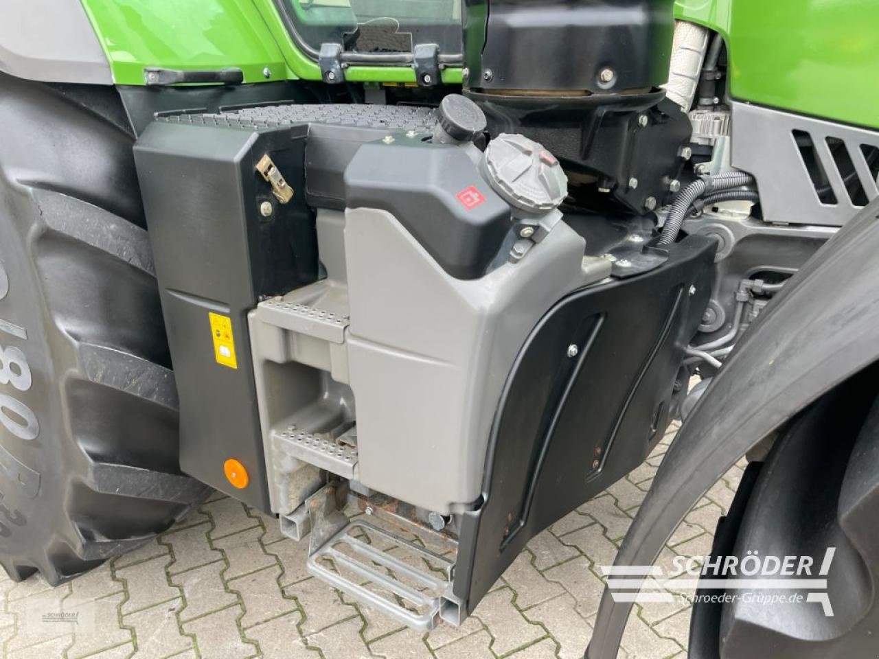 Traktor van het type Fendt 724 VARIO S4 PROFI PLUS, Gebrauchtmaschine in Wildeshausen (Foto 21)