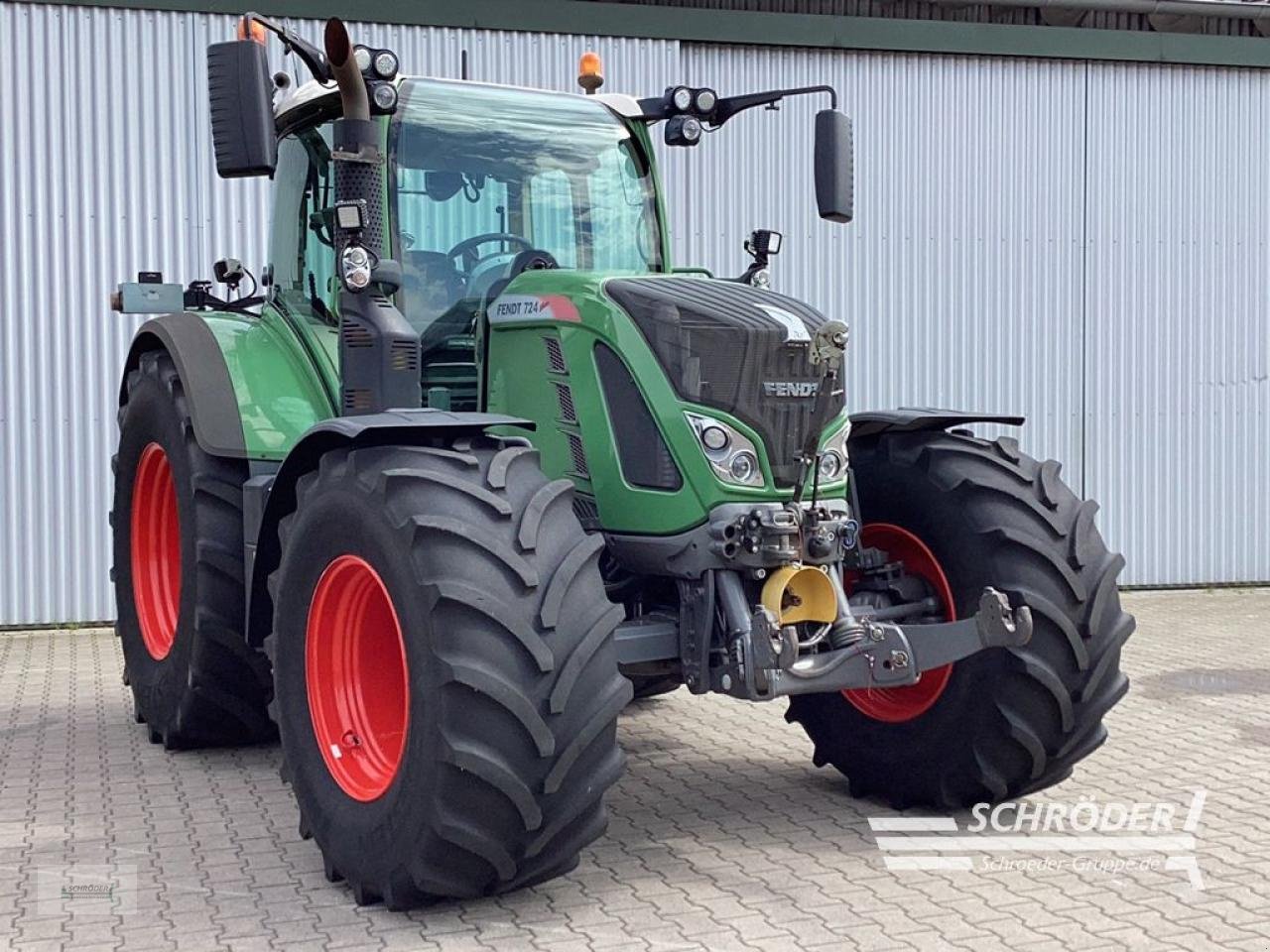 Traktor типа Fendt 724 VARIO S4 PROFI PLUS, Gebrauchtmaschine в Lastrup (Фотография 1)