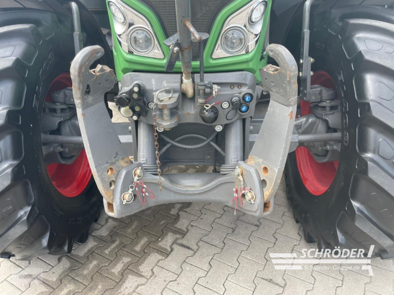 Traktor des Typs Fendt 724 VARIO S4 PROFI PLUS, Gebrauchtmaschine in Langförden (Bild 8)