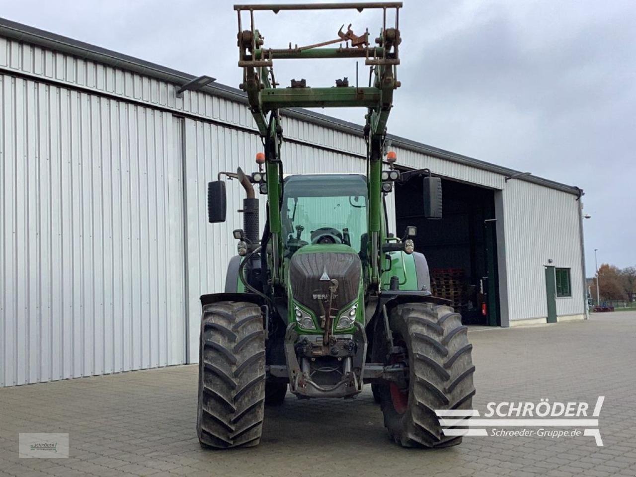 Traktor des Typs Fendt 724 VARIO S4 PROFI PLUS, Gebrauchtmaschine in Völkersen (Bild 2)