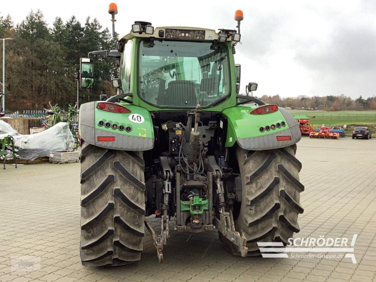 Traktor des Typs Fendt 724 VARIO S4 PROFI PLUS, Gebrauchtmaschine in Völkersen (Bild 4)