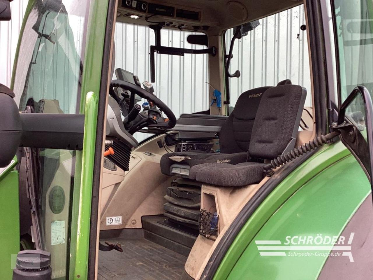 Traktor des Typs Fendt 724 VARIO S4 PROFI PLUS, Gebrauchtmaschine in Völkersen (Bild 12)