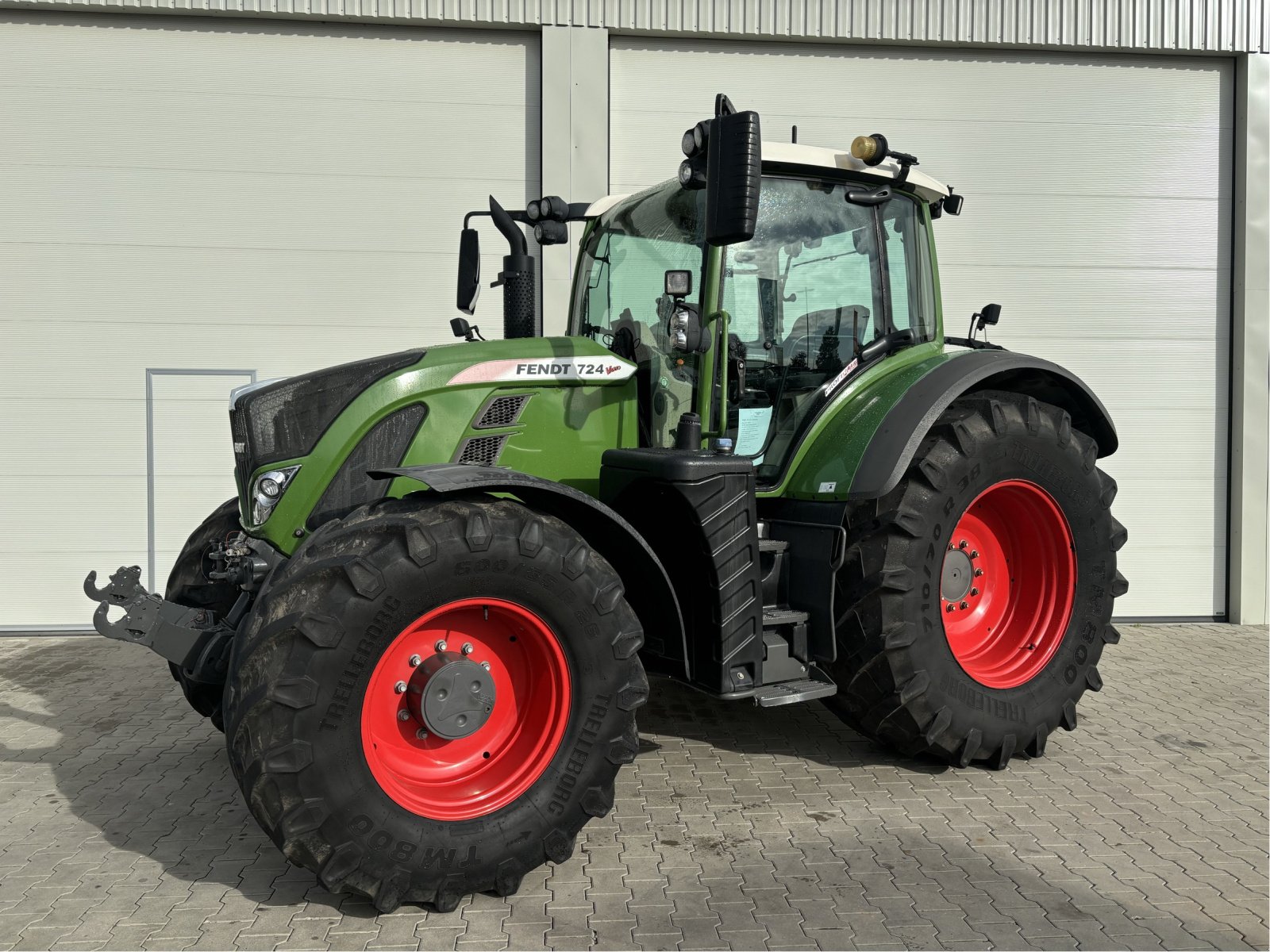 Traktor of the type Fendt 724 Vario S4 Profi Plus, Gebrauchtmaschine in Bad Oldesloe (Picture 1)