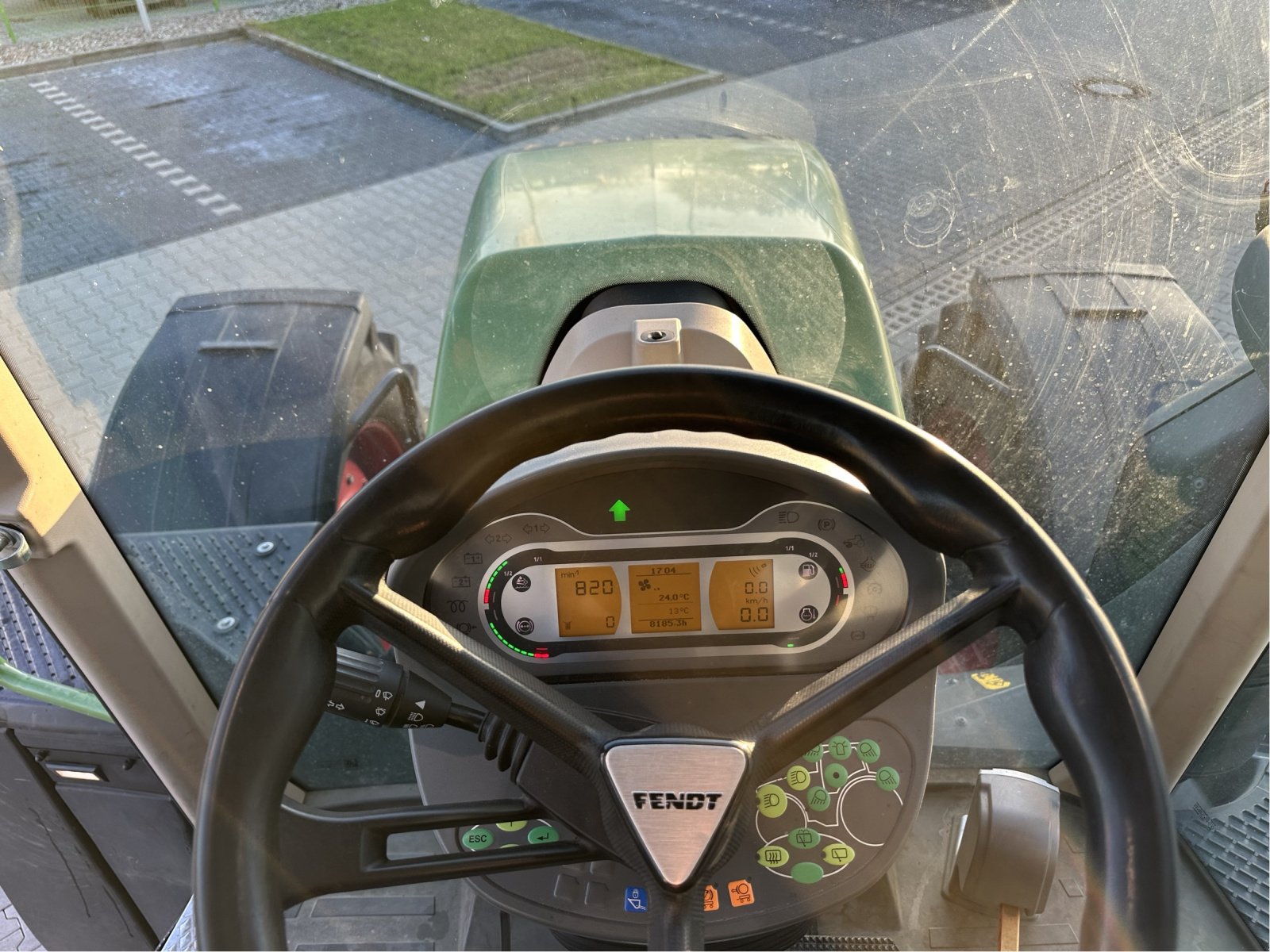 Traktor типа Fendt 724 Vario S4 Profi Plus, Gebrauchtmaschine в Bützow (Фотография 6)