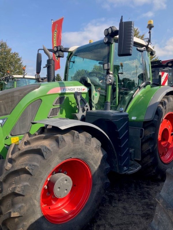 Traktor του τύπου Fendt 724 Vario S4 ProfiPlus, Gebrauchtmaschine σε Bevern (Φωτογραφία 1)