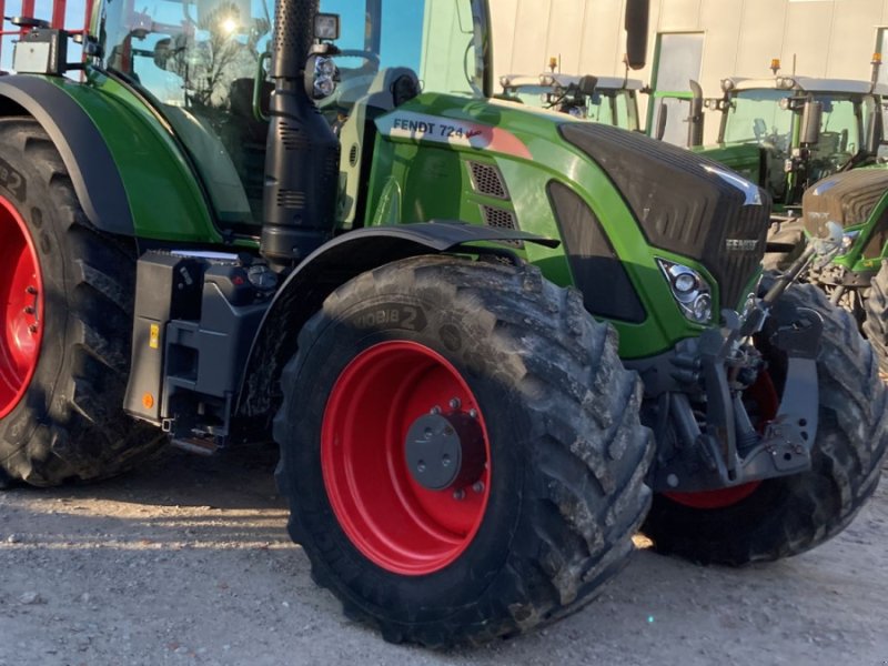 Traktor типа Fendt 724 Vario S4 ProfiPlus, Gebrauchtmaschine в Lohe-Rickelshof (Фотография 1)