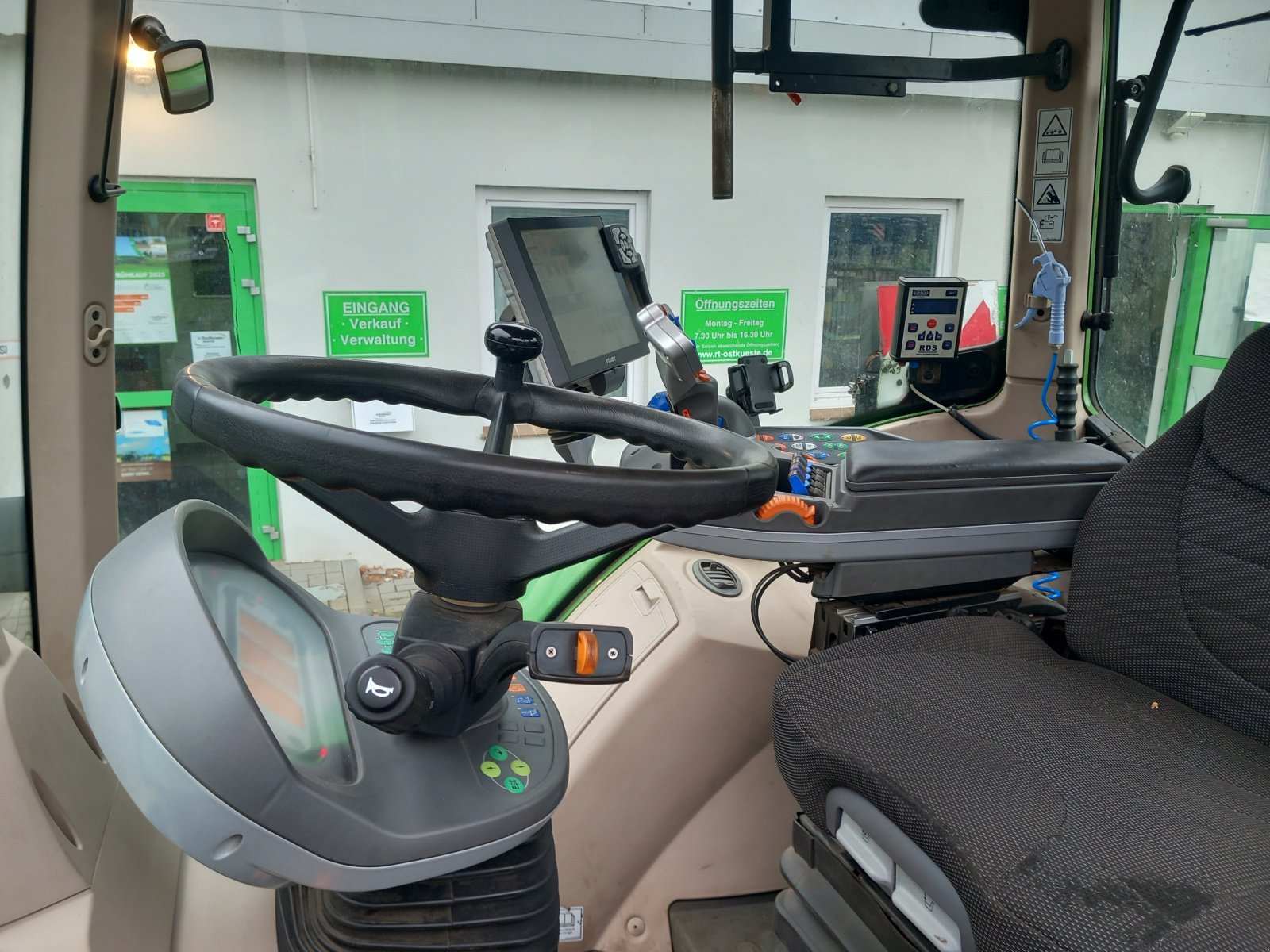 Traktor tipa Fendt 724 Vario S4, Gebrauchtmaschine u Eckernförde (Slika 6)