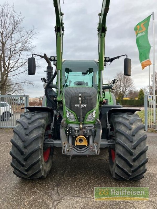 Traktor des Typs Fendt 724 Vario S4, Gebrauchtmaschine in Bühl (Bild 2)