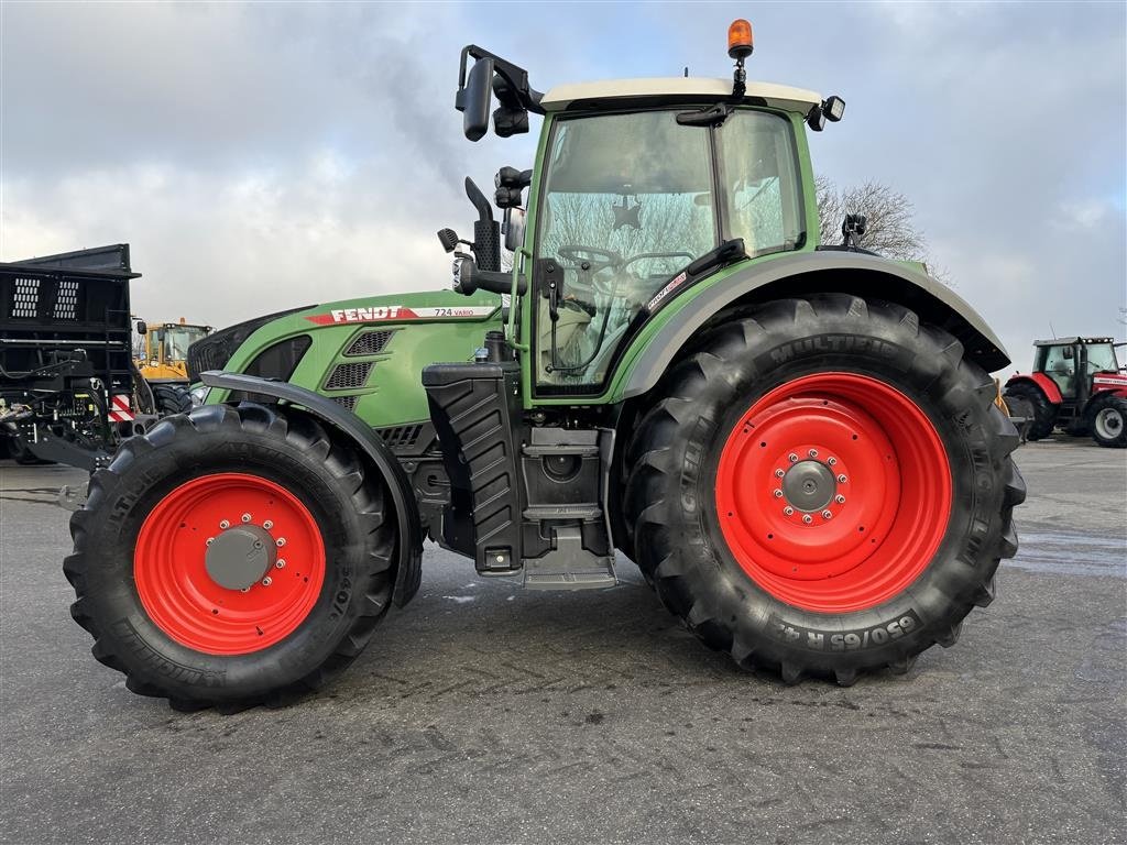 Traktor tip Fendt 724 Vario SCR Profi Plus KUN 6400 TIMER OG MED RTK AUTOSTYRING!, Gebrauchtmaschine in Nørager (Poză 3)