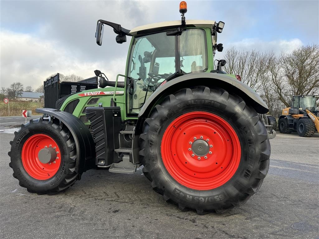 Traktor of the type Fendt 724 Vario SCR Profi Plus KUN 6400 TIMER OG MED RTK AUTOSTYRING!, Gebrauchtmaschine in Nørager (Picture 4)