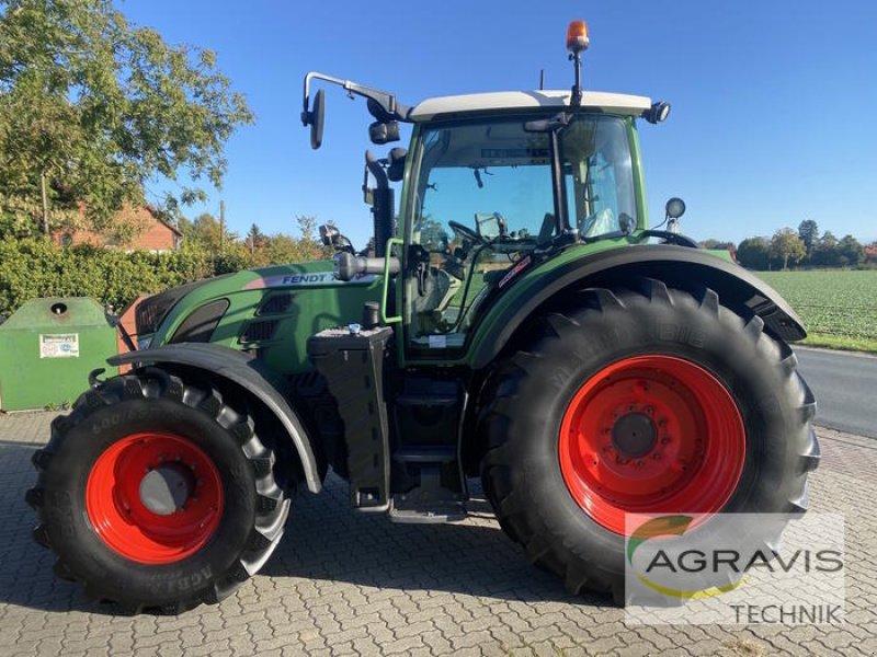 Traktor van het type Fendt 724 VARIO SCR PROFI PLUS, Gebrauchtmaschine in Nienburg (Foto 7)