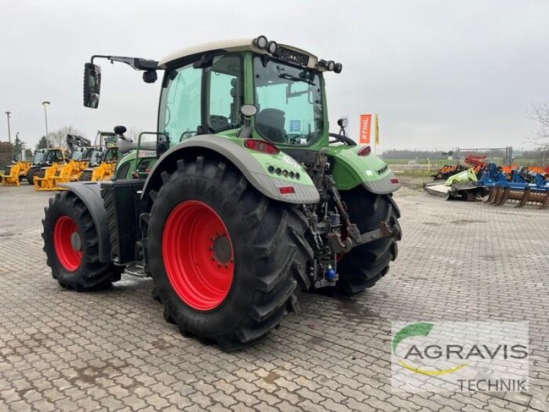 Traktor of the type Fendt 724 VARIO SCR PROFI PLUS, Gebrauchtmaschine in Calbe / Saale (Picture 3)