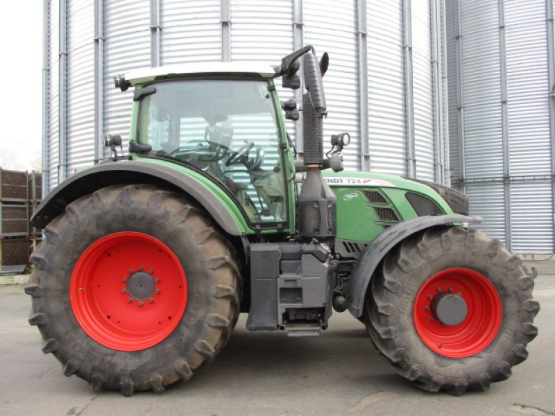 Traktor типа Fendt 724 Vario SCR Profi Plus, Gebrauchtmaschine в Hillerse (Фотография 2)