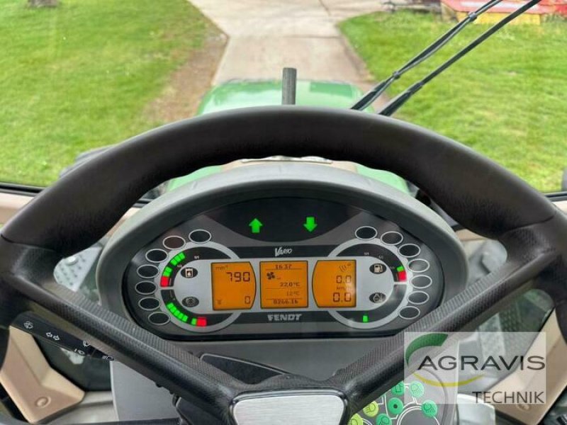 Traktor Türe ait Fendt 724 VARIO SCR PROFI, Gebrauchtmaschine içinde Seelow (resim 11)