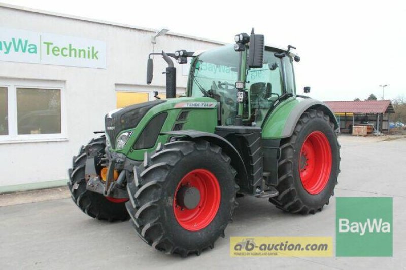 Traktor des Typs Fendt 724 VARIO SCR PROFI, Gebrauchtmaschine in Straubing (Bild 2)