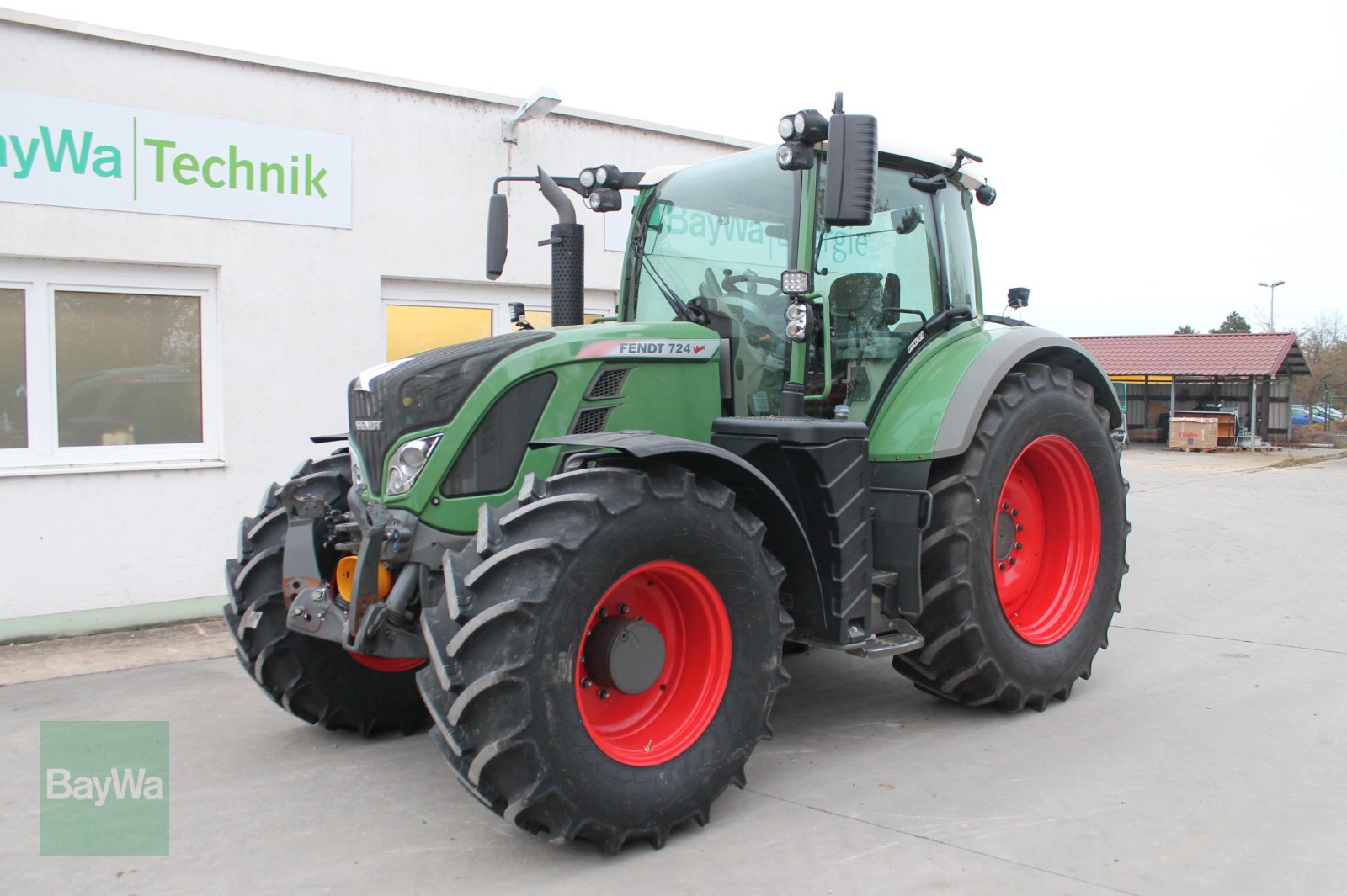 Traktor от тип Fendt 724 Vario SCR Profi, Gebrauchtmaschine в Straubing (Снимка 2)