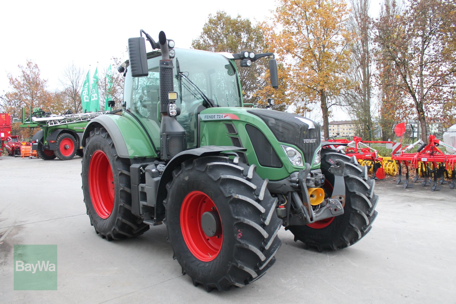 Traktor от тип Fendt 724 Vario SCR Profi, Gebrauchtmaschine в Straubing (Снимка 4)