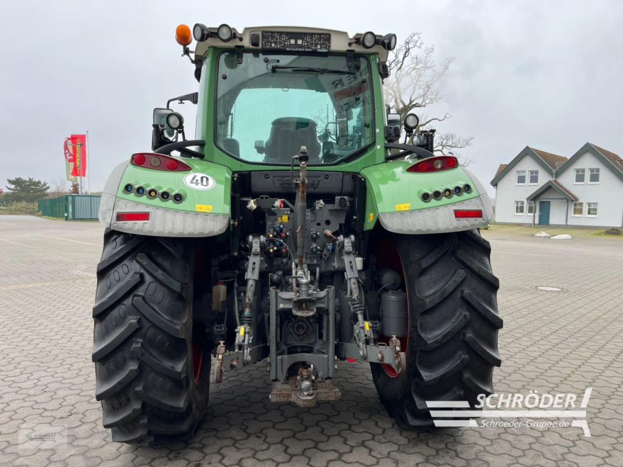 Traktor of the type Fendt 724 VARIO SCR PROFI, Gebrauchtmaschine in Leizen (Picture 3)