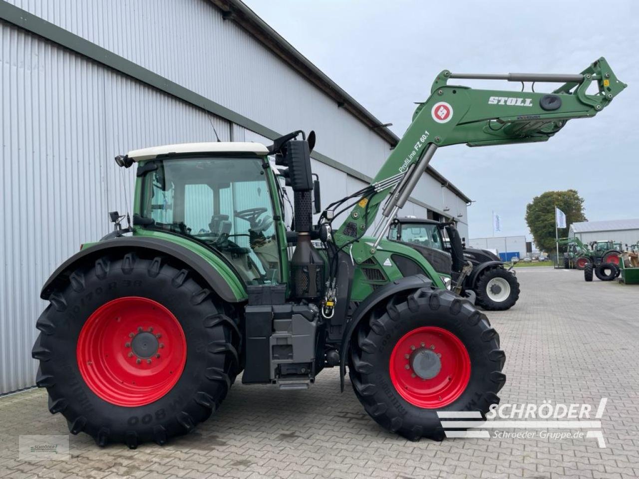 Traktor des Typs Fendt 724 VARIO SCR PROFI, Gebrauchtmaschine in Wildeshausen (Bild 2)