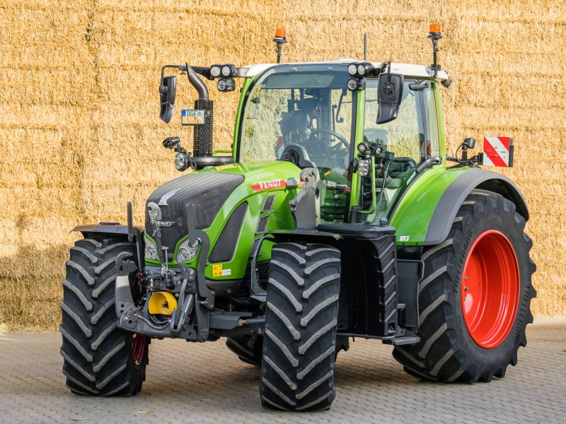 Traktor типа Fendt 724 Vario, Gebrauchtmaschine в Niederviehbach (Фотография 1)