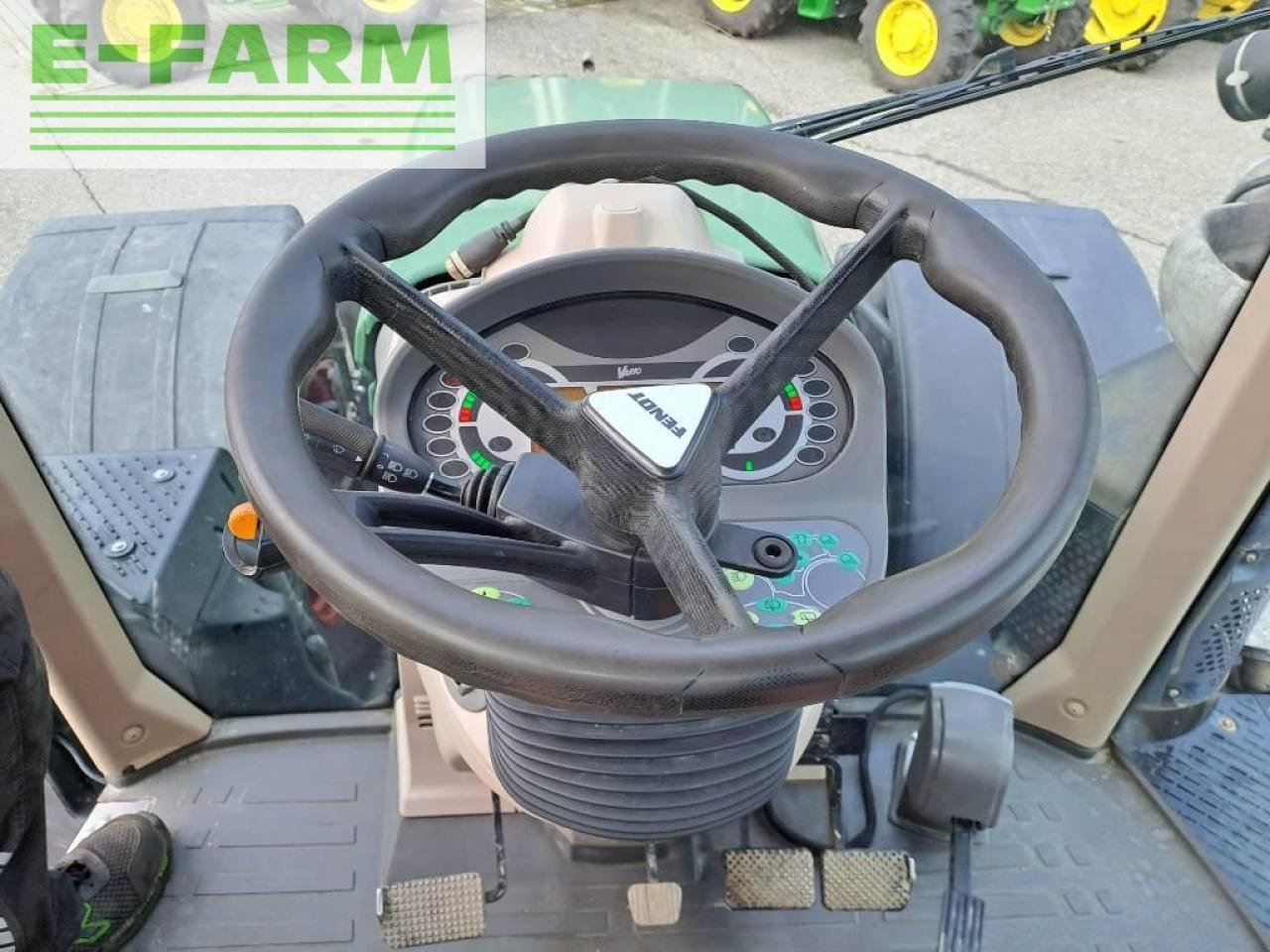 Traktor van het type Fendt 724 vario, Gebrauchtmaschine in ORZIVECCHI (Foto 8)