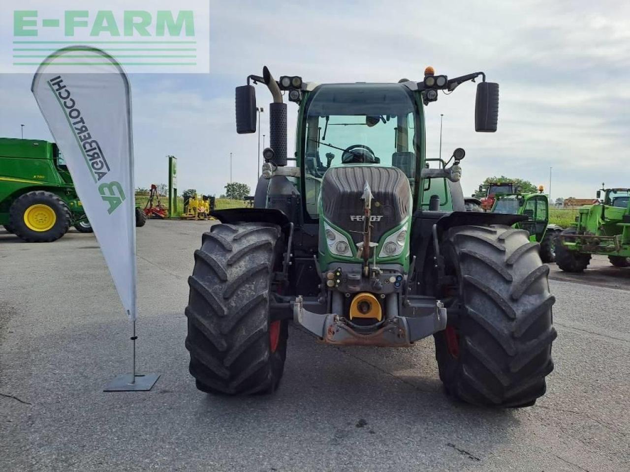 Traktor a típus Fendt 724 vario, Gebrauchtmaschine ekkor: ORZIVECCHI (Kép 1)