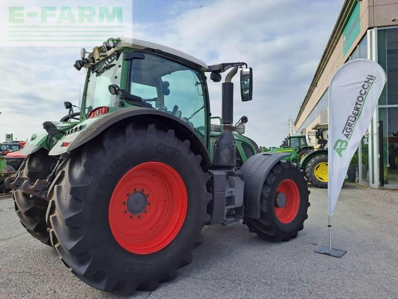 Traktor a típus Fendt 724 vario, Gebrauchtmaschine ekkor: ORZIVECCHI (Kép 4)