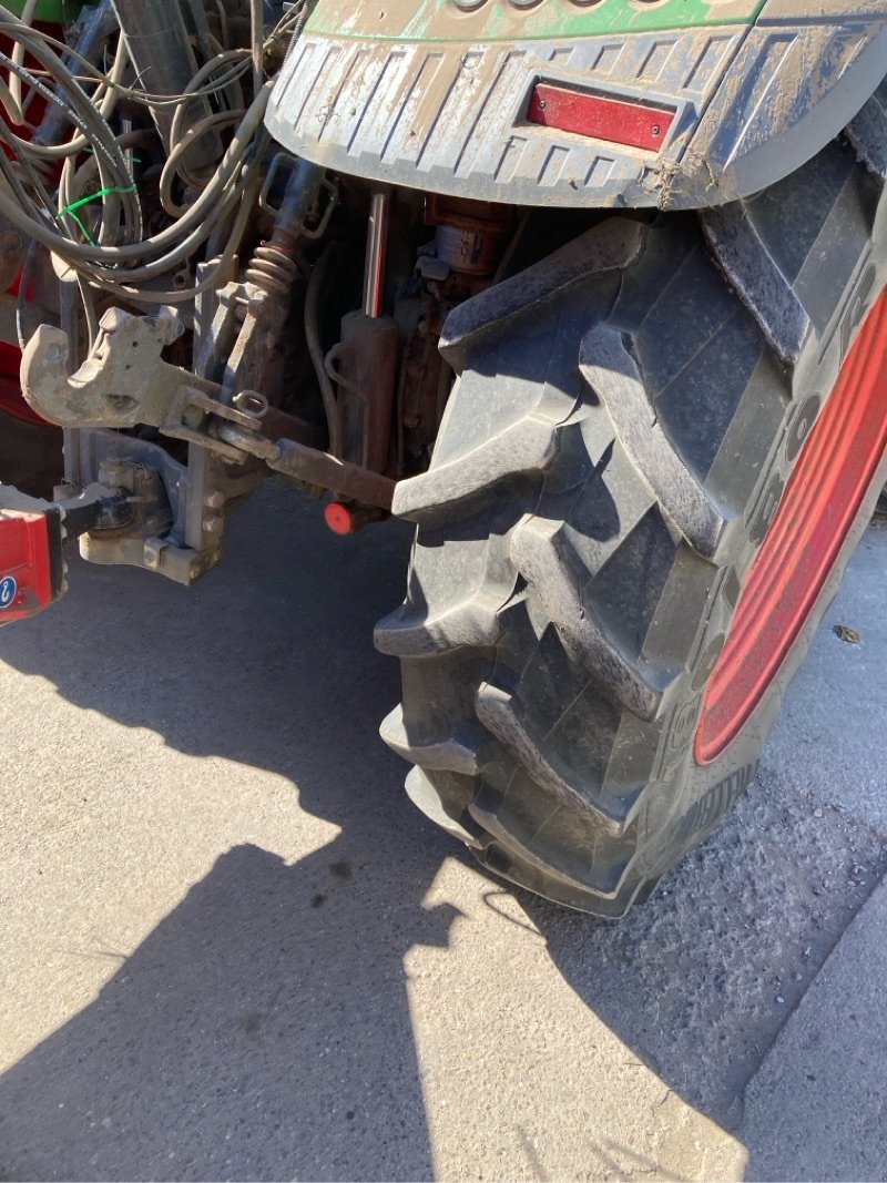 Traktor des Typs Fendt 724 Vario, Gebrauchtmaschine in Burkau (Bild 3)