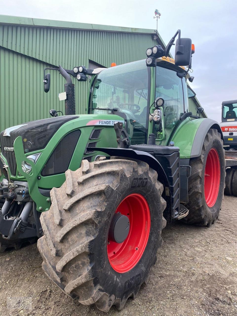 Traktor des Typs Fendt 724 Vario, Gebrauchtmaschine in Pragsdorf (Bild 3)