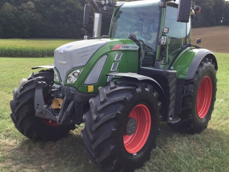 Traktor типа Fendt 724 Vario, Gebrauchtmaschine в Straden