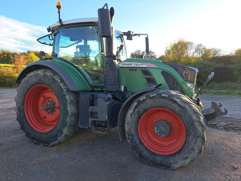 Traktor des Typs Fendt 724, Gebrauchtmaschine in VERDUN (Bild 5)