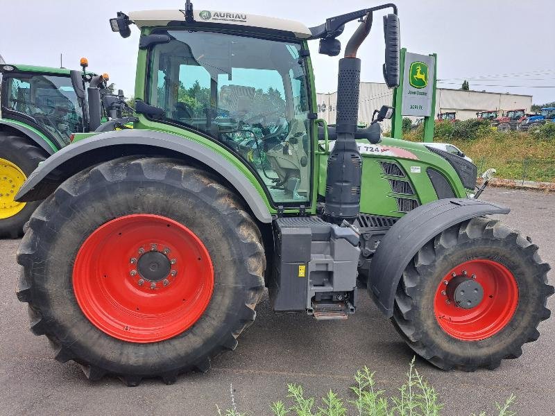 Traktor типа Fendt 724, Gebrauchtmaschine в SAINT GENEST D'AMBIERE (Фотография 5)