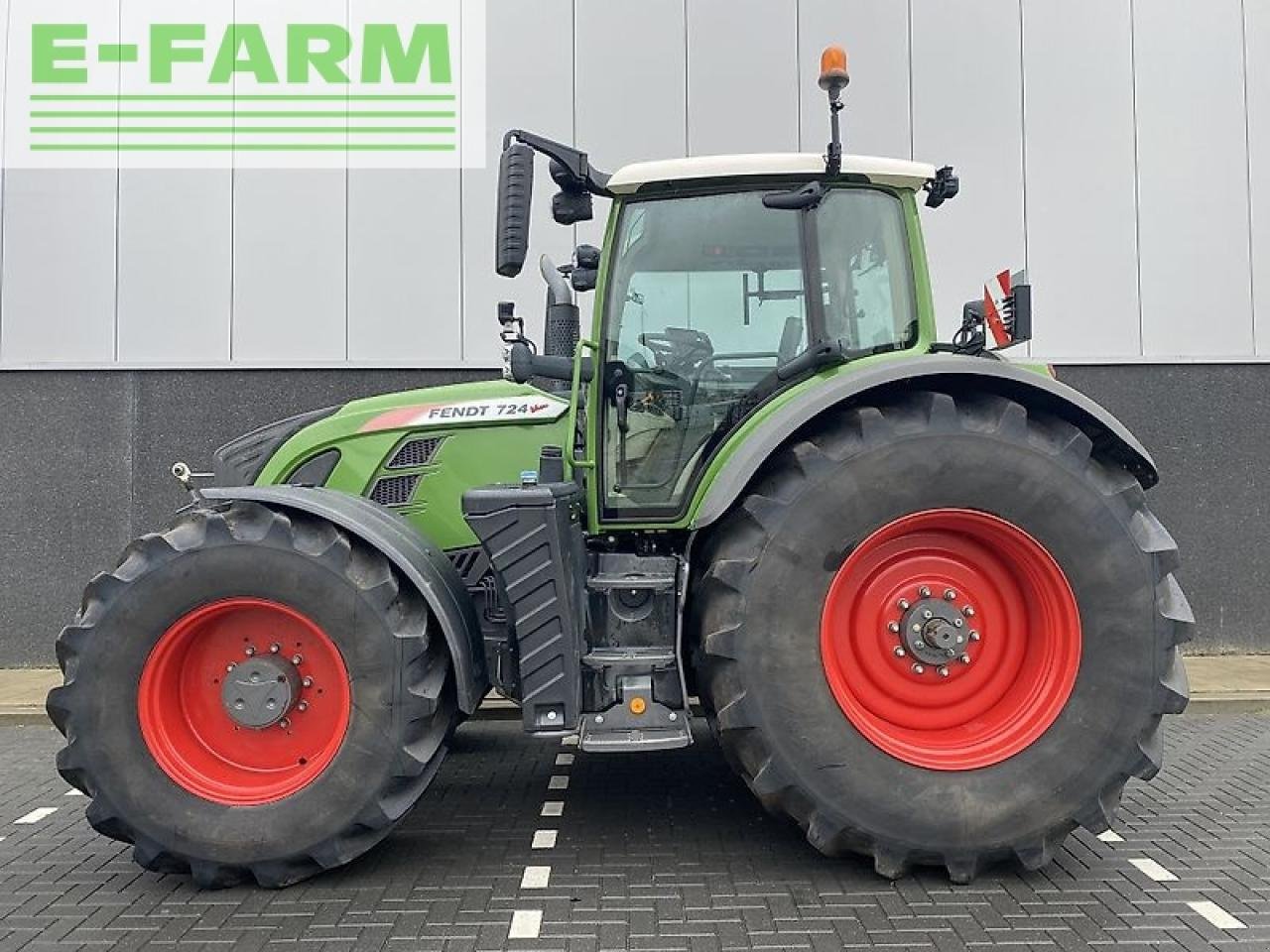 Traktor Türe ait Fendt 724, Gebrauchtmaschine içinde gg VEGHEL (resim 2)