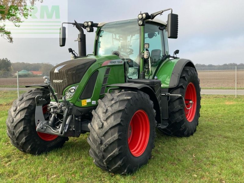 Traktor tip Fendt 724, Gebrauchtmaschine in Hamburg