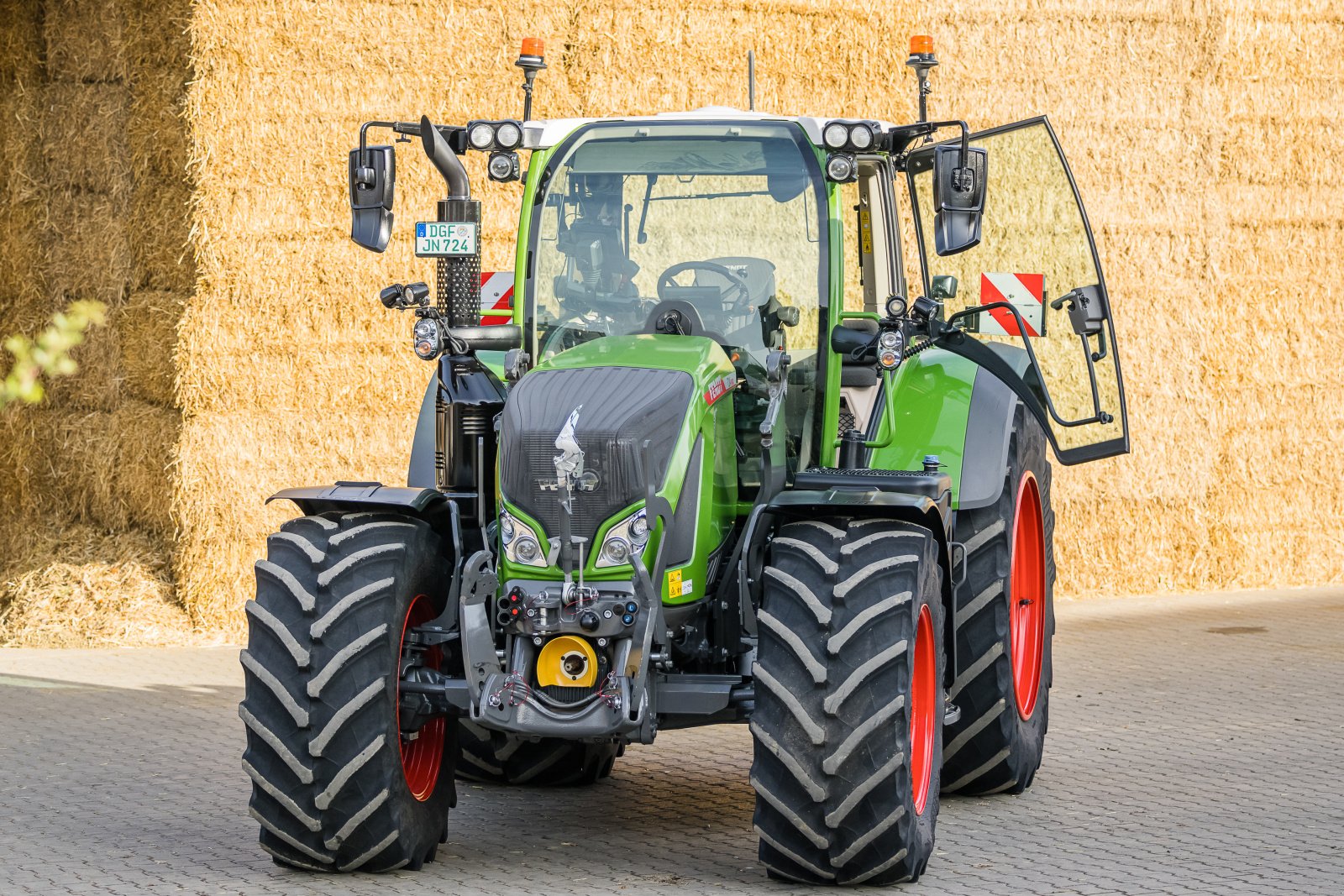 Traktor tip Fendt 724one, Gebrauchtmaschine in Niederviehbach (Poză 2)