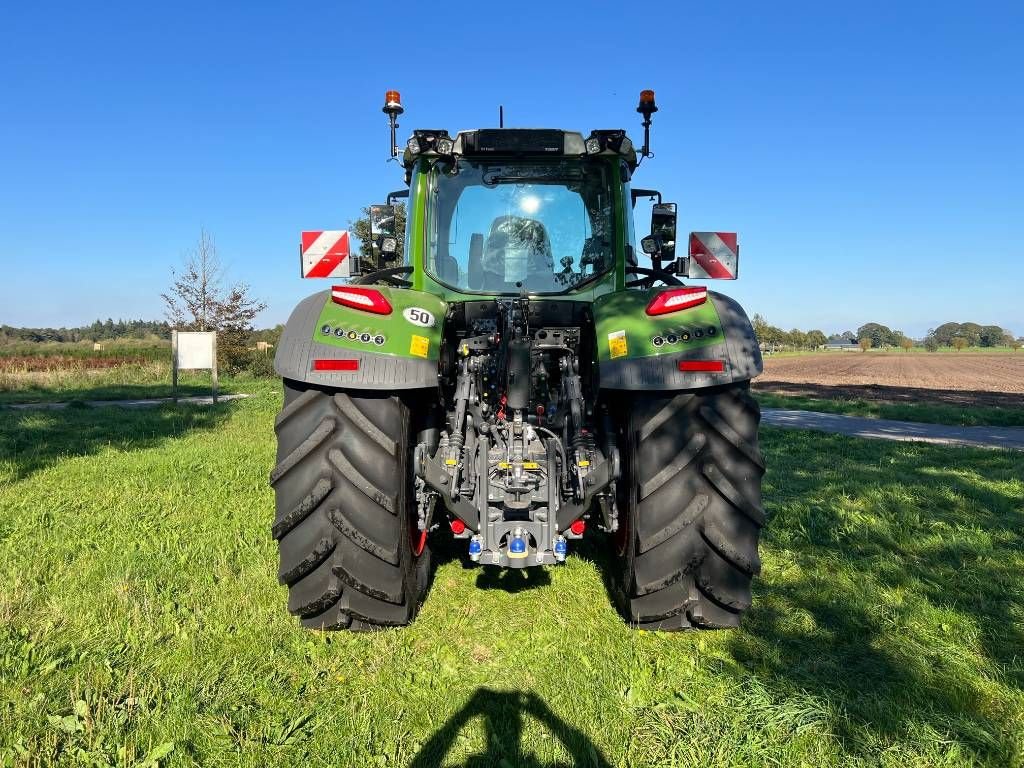 Traktor of the type Fendt 728 Gen7 Profi+ S2, Neumaschine in Nijkerkerveen (Picture 11)