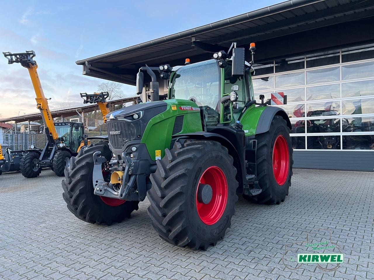 Traktor des Typs Fendt 728 Vario Gen7, Gebrauchtmaschine in Blankenheim (Bild 2)