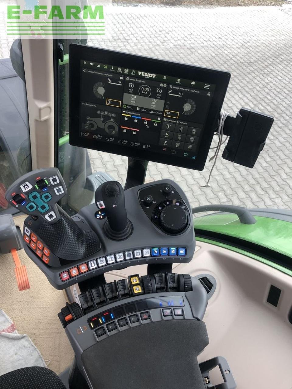 Traktor typu Fendt 728 vario profi+ (gen 7), Gebrauchtmaschine v NEUKIRCHEN V. WALD (Obrázok 5)