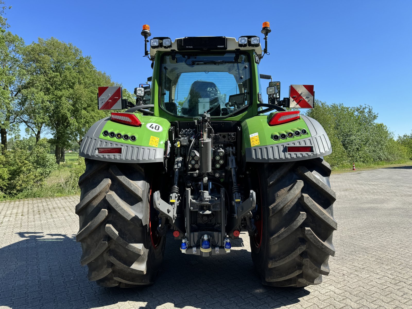 Traktor of the type Fendt 728 Vario ProfiPlus, Neumaschine in Wintelre (Picture 11)