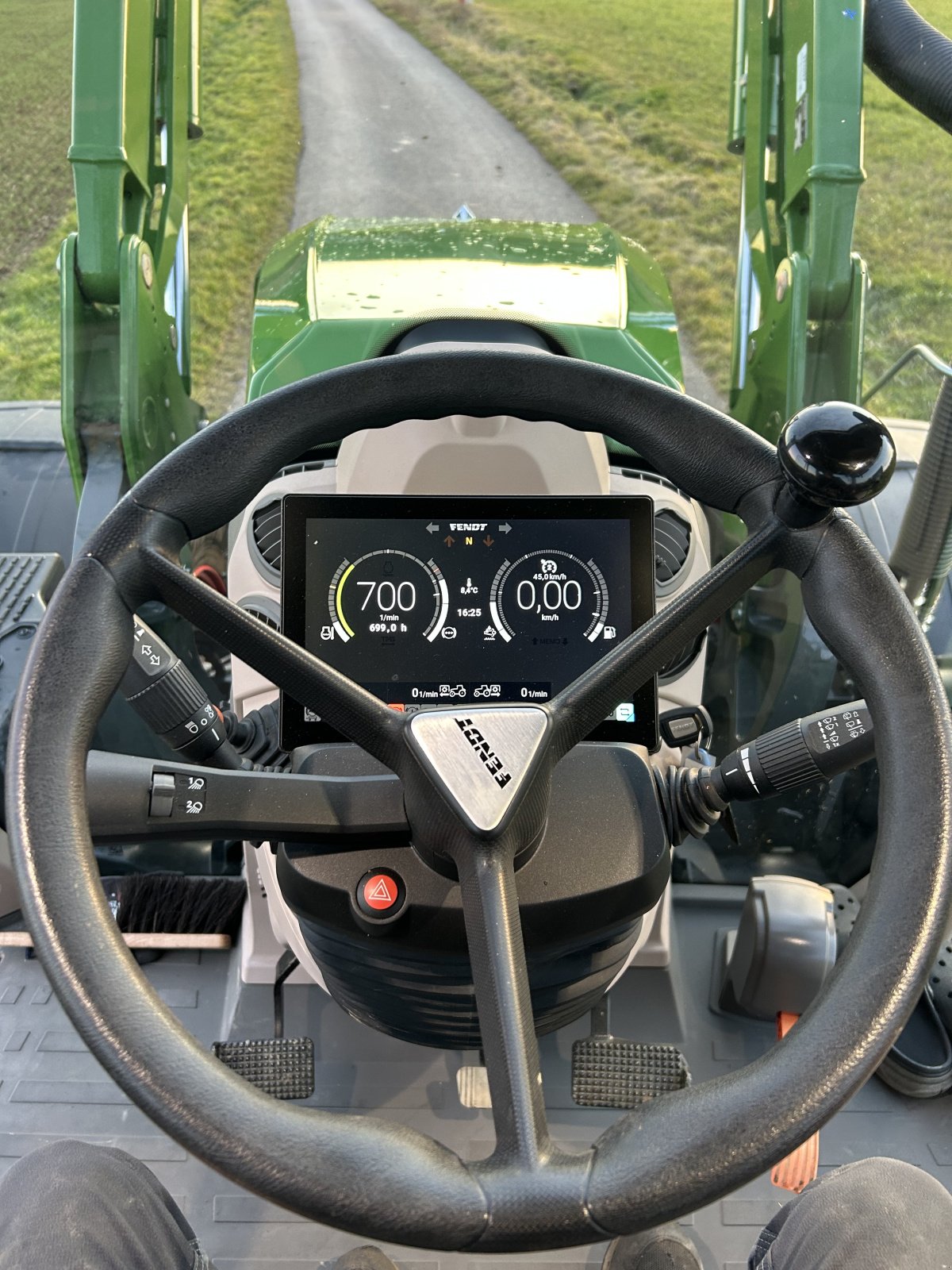 Traktor of the type Fendt 728 Vario ProfiPlus, Gebrauchtmaschine in Weissach (Picture 7)