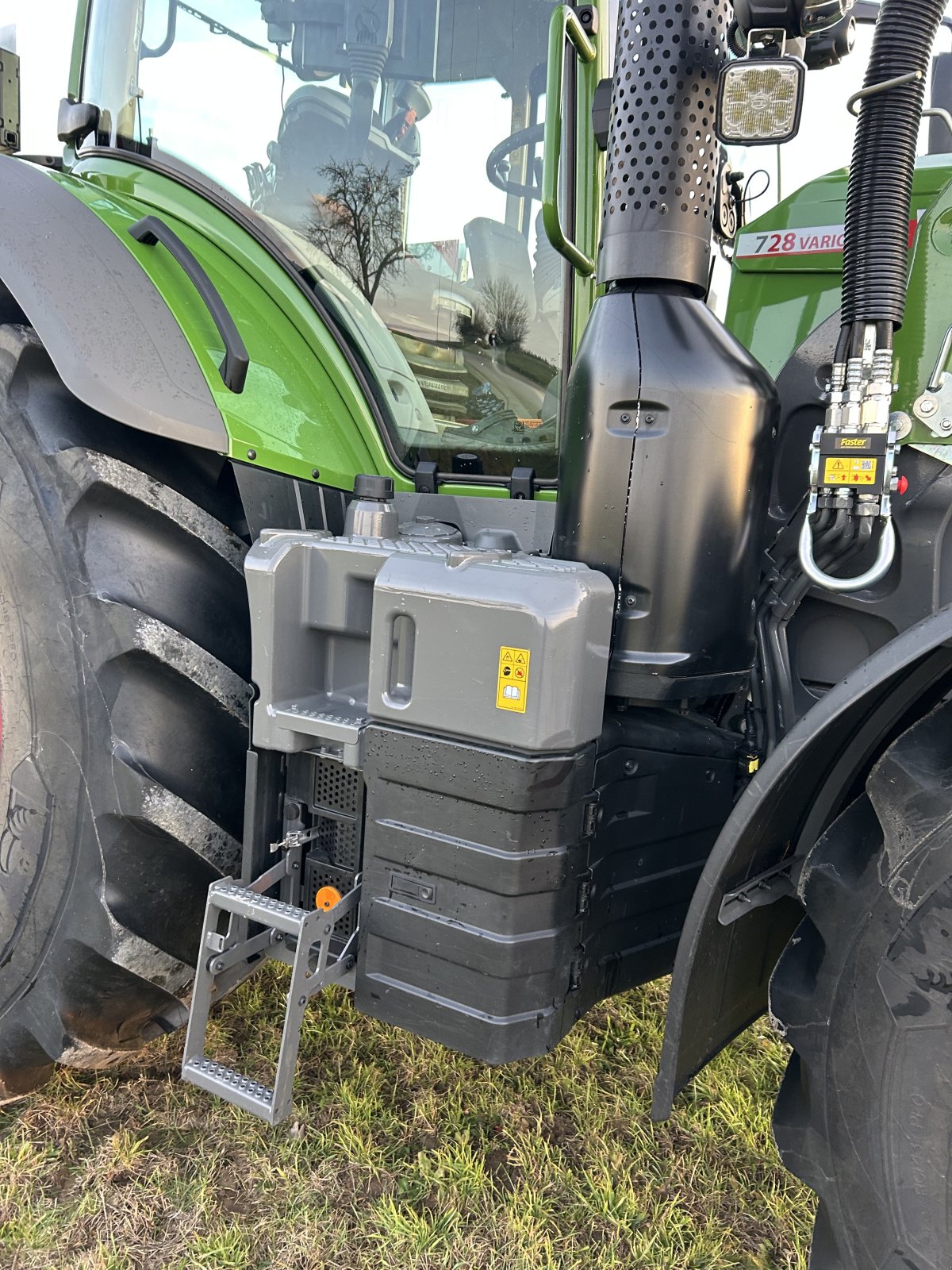 Traktor of the type Fendt 728 Vario ProfiPlus, Gebrauchtmaschine in Weissach (Picture 11)