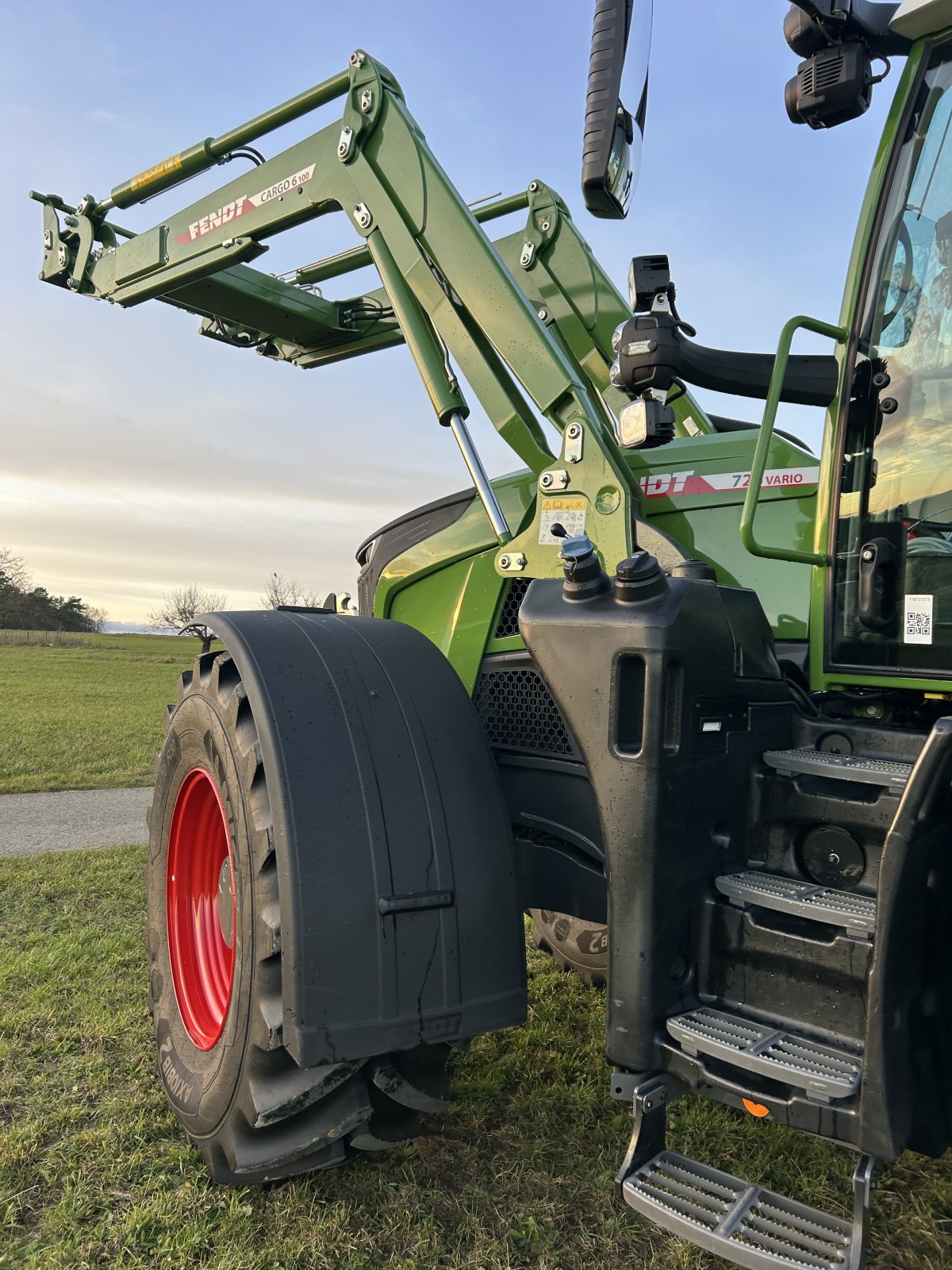 Traktor of the type Fendt 728 Vario ProfiPlus, Gebrauchtmaschine in Weissach (Picture 20)