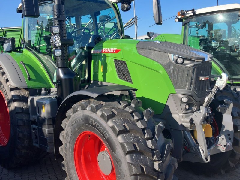 Traktor of the type Fendt 728 Vario ProfiPlus, Neumaschine in Visselhövede (Picture 1)